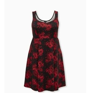 Black floral sweetheart scatter midi dress